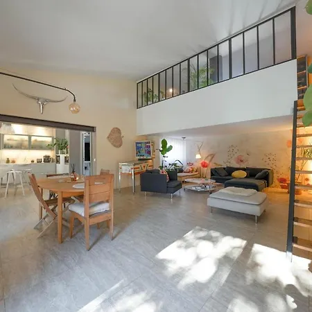 בית אירוח Private With Breakfast Villeneuve-lès-Avignon