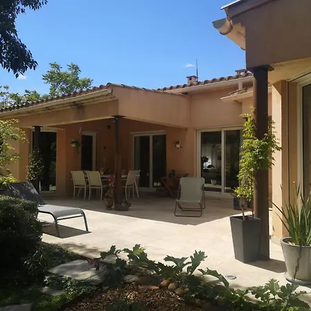 בית אירוח Private With Breakfast Villeneuve-lès-Avignon